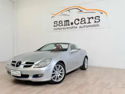 Usata Mercedes SLK350 272 CV (200 kW) 2005 Grigio Cabrio