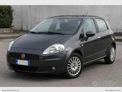 Usado Fiat Grande Punto Dynamic 77 HP (56 kW) 2009 Other Citadino