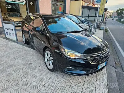 Używany Opel Astra Innovation 110 KM (80 kW) 2018 Czarny Kombi