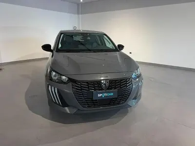Usata Peugeot 208 Allure 101 CV (74 kW) 2025 Grigio selenium Utilitaria