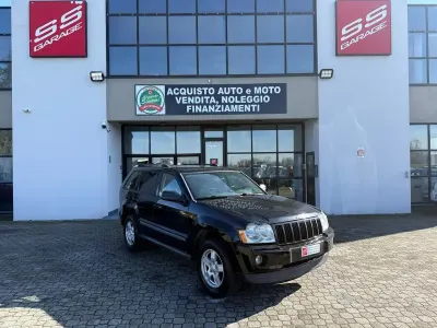 Usata Jeep Grand Cherokee Laredo 211 CV (155 kW) 2006 Nero SUV