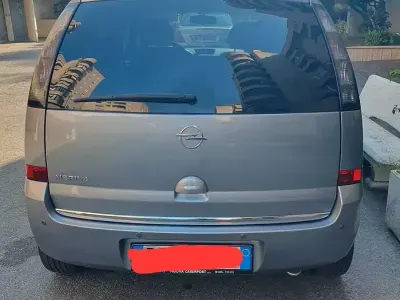 Usata Opel Meriva Cosmo 90 CV (66 kW) 2009 Grigio Monovolume