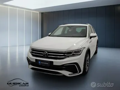 Usata VW Tiguan R-line 150 CV (110 kW) 2023 Bianco SUV