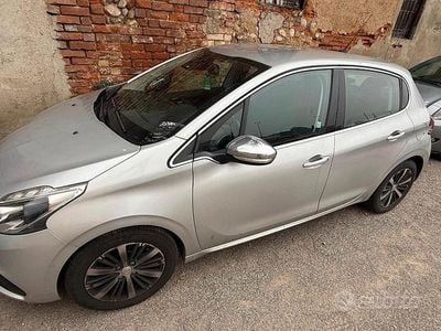 Usata Peugeot 208 110 CV (80 kW) 2017 Grigio Utilitaria