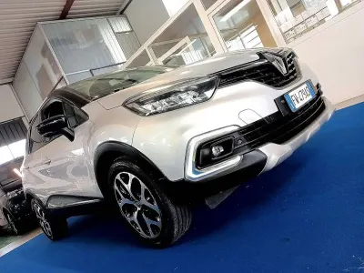 Usata Renault Captur 90 CV (66 kW) 2019 Argento SUV