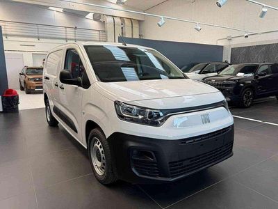 Usata Fiat Doblò 101 CV (74 kW) 2024 Bianco Monovolume