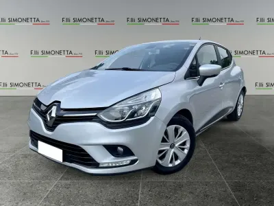 Usata Renault Clio IV Life 73 CV (53 kW) 2016 Argento Berlina