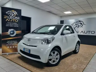 Usata Toyota iQ 68 CV (50 kW) 2009 Bianco Utilitaria