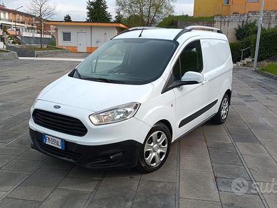Usata Ford Tourneo Courier 75 CV (55 kW) 2017 Bianco Monovolume