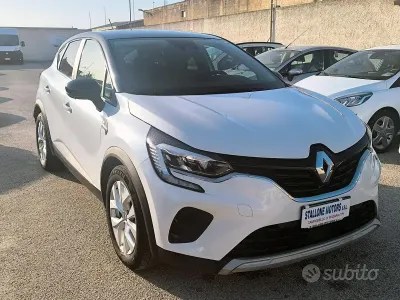 Usata Renault Captur Business 101 CV (74 kW) 2021 Bianco SUV
