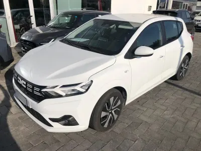 Usata Dacia Sandero Essentiel 66 CV (48 kW) 2025 Bianco Berlina