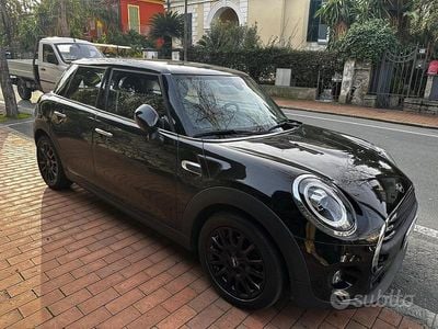 Usata Mini ONE 75 CV (55 kW) 2020 Nero Utilitaria