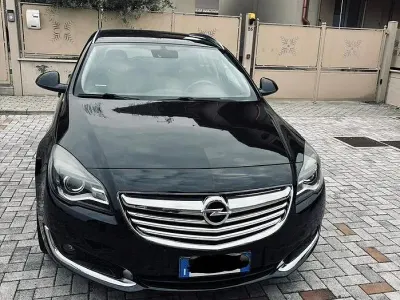 Usata Opel Insignia Cosmo 163 CV (119 kW) 2014 Nero Station wagon