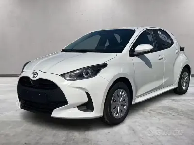 Nuova Toyota Yaris Hybrid 92 CV (67 kW) 2026 Bianco Berlina