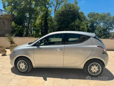 Usata Lancia Ypsilon Platinum 60 CV (44 kW) 2017 Grigio Utilitaria