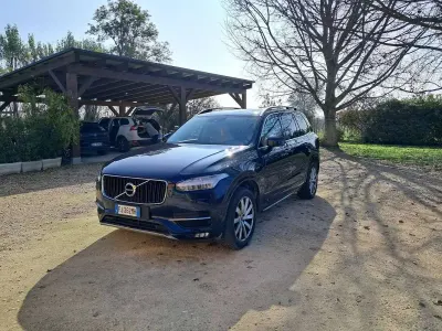 Usata Volvo XC90 Momentum 235 CV (172 kW) 2017 Blu/azzurro SUV