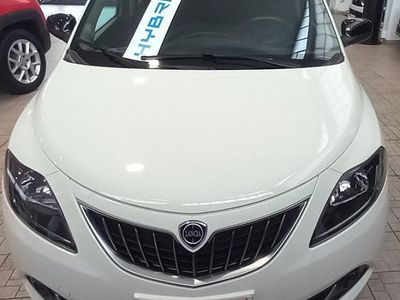 Usata Lancia Ypsilon Gold 69 CV (50 kW) 2023 Bianco Utilitaria