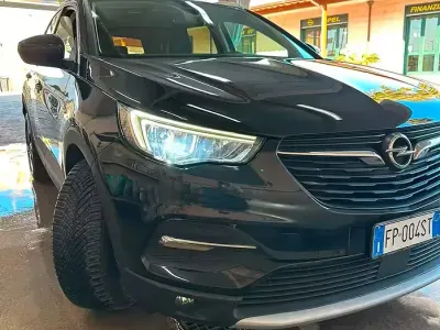 Usata Opel Grandland X Innovation 120 CV (88 kW) 2018 Nero SUV