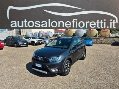 Usata Dacia Sandero Stepway 90 CV (66 kW) 2018 Grigio Berlina