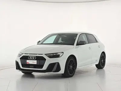 Usata Audi A1 Sportback 207 CV (152 kW) 2023 Bianco ghiacciaio metallizzato Utilitaria