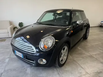 Usata Mini Cooper D 109 CV (80 kW) 2009 Nero Utilitaria