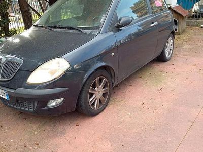 Usata Lancia Ypsilon 80 CV (58 kW) 2004 Nero Utilitaria
