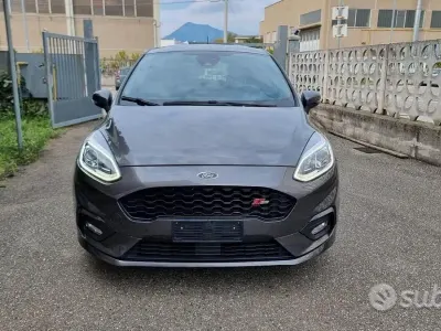 Usata Ford Fiesta ST-Line 85 CV (62 kW) 2018 Grigio Utilitaria