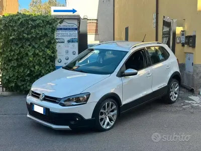 Begagnad VW Polo Cross 90 HK (66 kW) 2017 Vit Halvkombi
