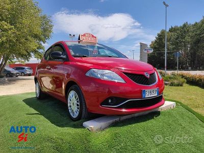 Usata Lancia Ypsilon 95 CV (69 kW) 2017 Rosso Utilitaria