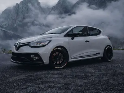 Begagnad Renault Clio IV Trophy 240 HK (176 kW) 2018 Vit Sedan