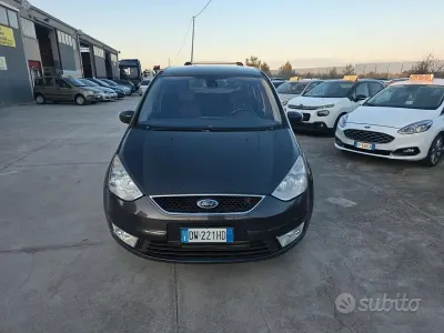 Begagnad Ford Galaxy Ghia 140 HK (102 kW) 2009 Grå Minibuss