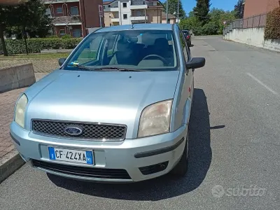 Usata Ford Fusion 101 CV (74 kW) 2003 Verde Utilitaria