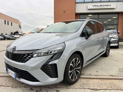 Usata Renault Clio V Techno 101 CV (74 kW) 2024 Grigio Berlina