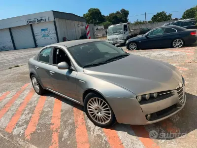 Usata Alfa Romeo 159 Distinctive 150 CV (110 kW) 2007 Marrone Berlina