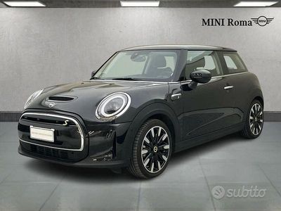 Midnight black ii Usata 2023 Mini Cooper SE Classic Utilitaria | 21.960 € (Buon prezzo)