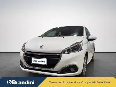 Usata Peugeot 208 Active 83 CV (61 kW) 2019 Bianco Utilitaria
