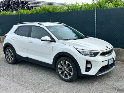 Usata Kia Stonic Urban 97 CV (71 kW) 2019 Bianco SUV