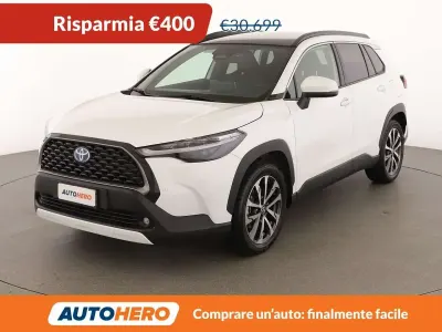 Usata Toyota Corolla Cross Lounge 197 CV (144 kW) 2023 Bianco SUV
