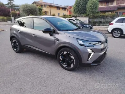 Usata Renault Captur Techno 91 CV (66 kW) 2025 Grigio SUV