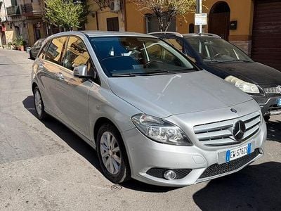 Usata Mercedes B180 Executive 109 CV (80 kW) 2014 Grigio Monovolume