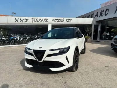 Nuova Alfa Romeo GT Junior 135 CV (99 kW) 2026 Grigio SUV