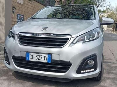 Usata Peugeot 108 Active 72 CV (52 kW) 2021 Argento Utilitaria