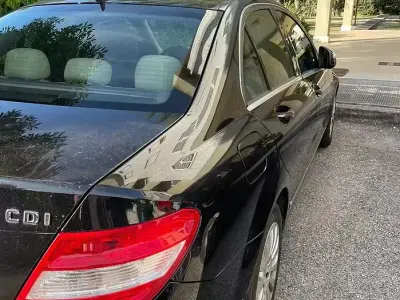 Usata Mercedes C220 170 CV (125 kW) 2009 Nero Berlina