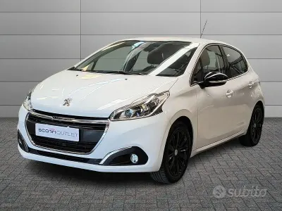 Usata Peugeot 208 Active 82 CV (60 kW) 2016 Bianco Utilitaria