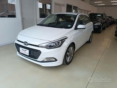 Usata Hyundai i20 Comfort 74 CV (54 kW) 2016 Bianco Berlina