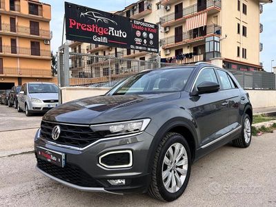 Usata VW T-Roc Advance 150 CV (110 kW) 2019 Grigio SUV