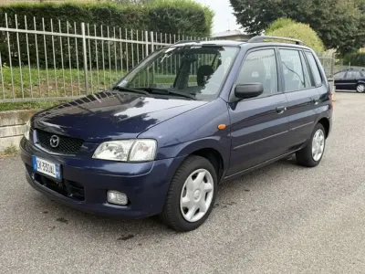 Usata Mazda Demio 63 CV (46 kW) 2004 Blu/azzurro Utilitaria