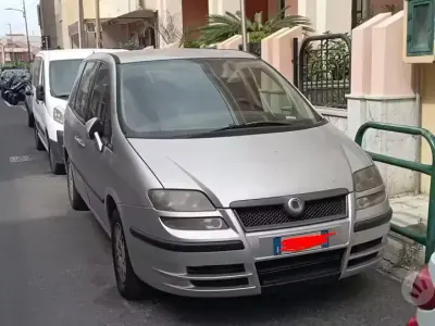 Usata Fiat Ulysse 109 CV (80 kW) 2005 Grigio Monovolume