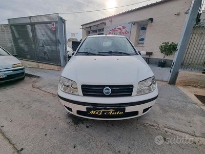 Usata Fiat Punto 69 CV (50 kW) 2003 Bianco Utilitaria