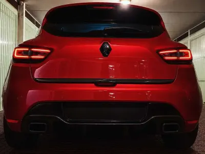 Usata Renault Clio IV R.S. 200 CV (147 kW) 2013 Rosso Berlina